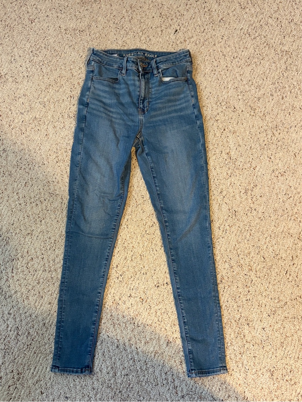 American Eagle Outfitters Women’s Skinny Jeans in Medium Blue Wash